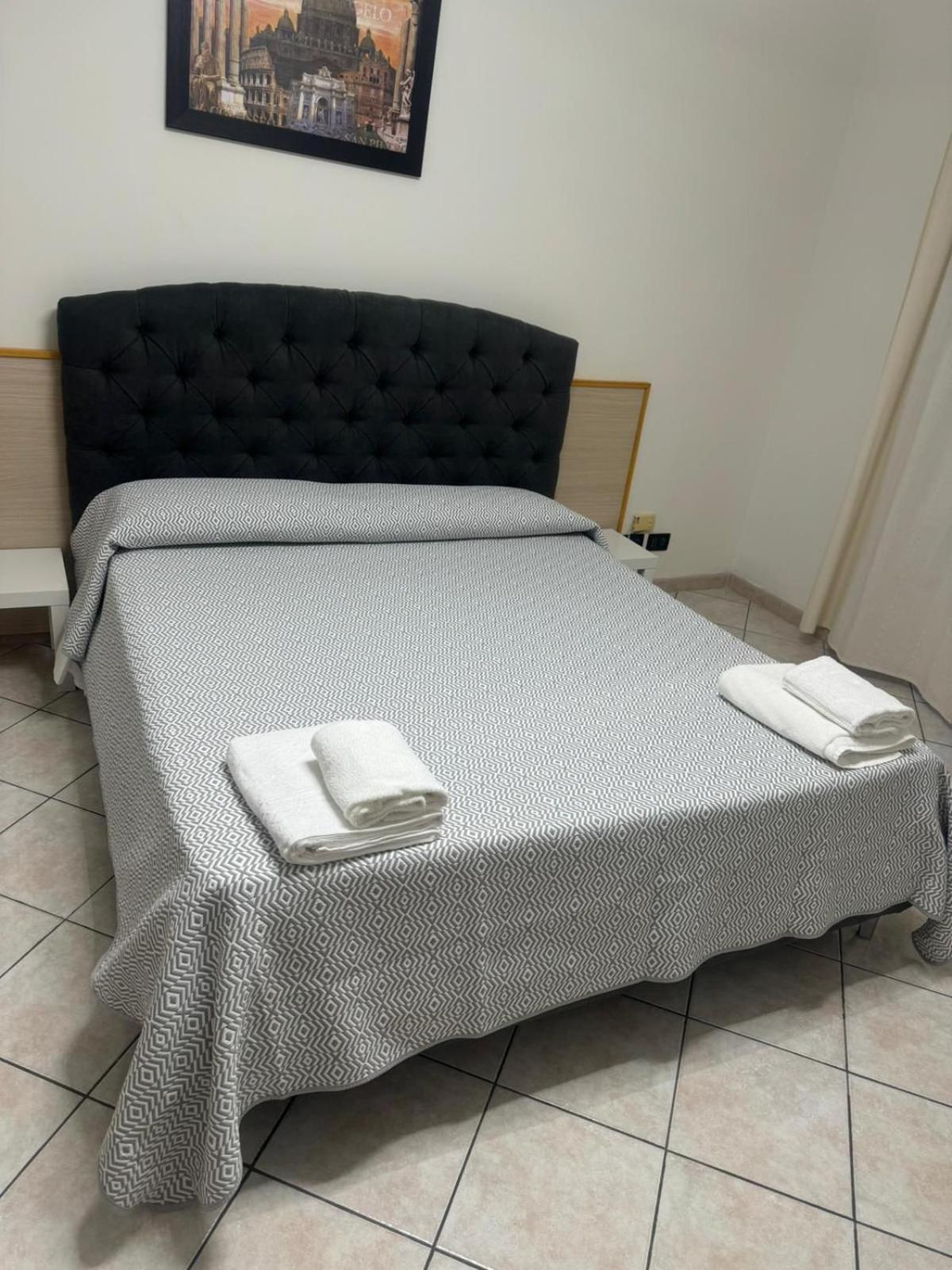 Appartamento Larisarooms Rom Exteriör bild