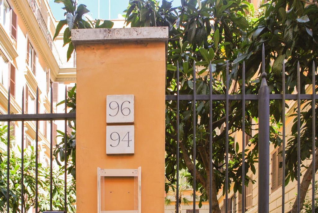 Appartamento Larisarooms Rom Exteriör bild